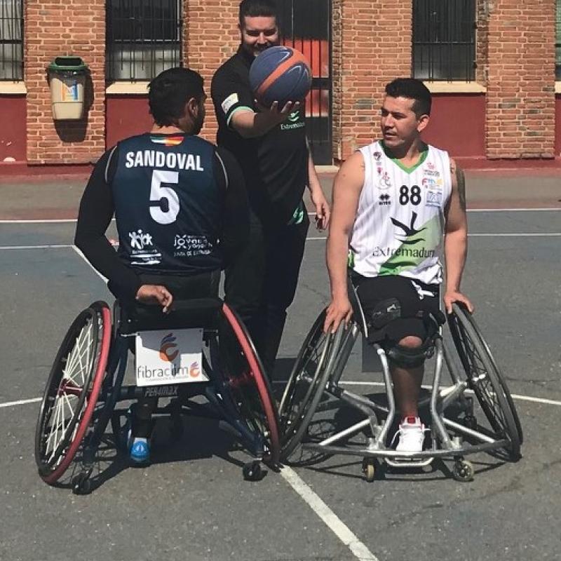 Baloncesto SR | Federaci�n Extreme�a de Deportes para personas con Discapacidad F�sica